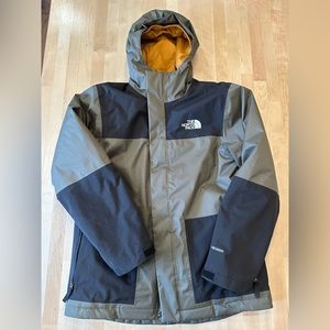 Boys Large North Face two piece winter coat. Excellent condition.